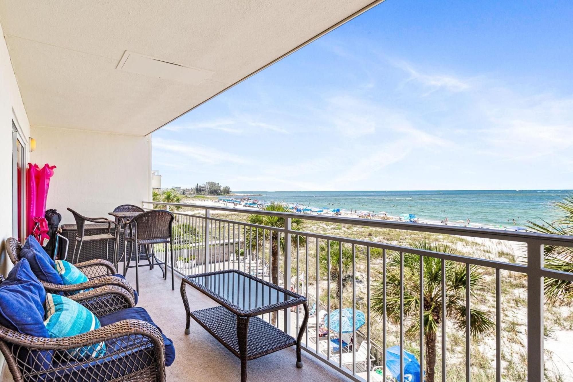 Beachfront Madeira Norte 세인트피트비치 외부 사진