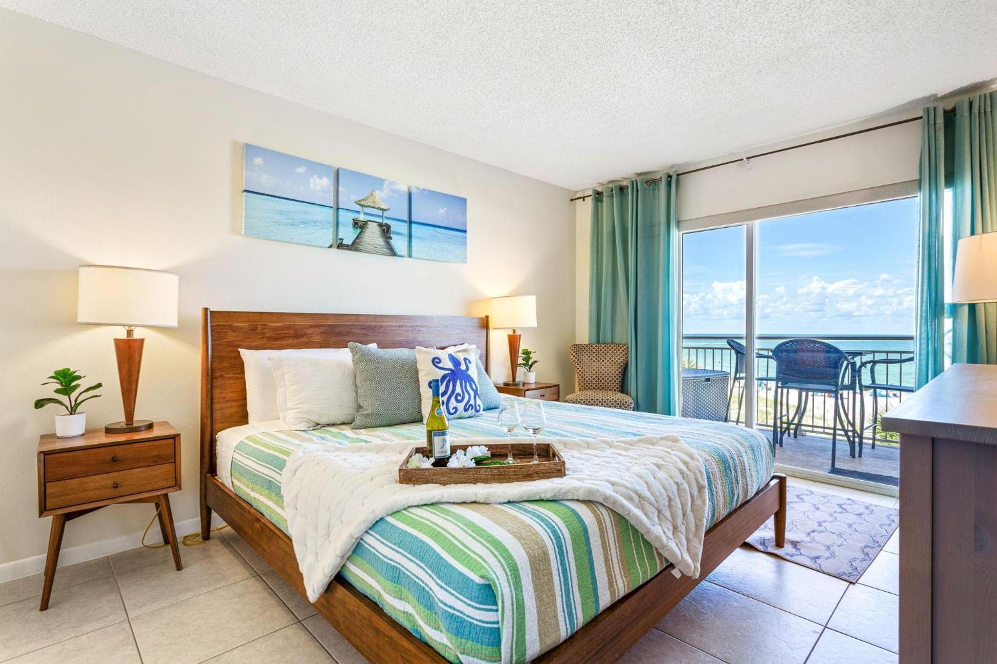 Beachfront Madeira Norte 세인트피트비치 외부 사진